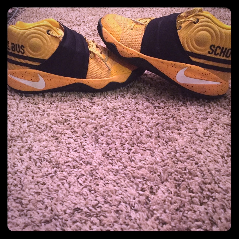 Boys size 2: Kyrie Irving 2 School Bus sneakers